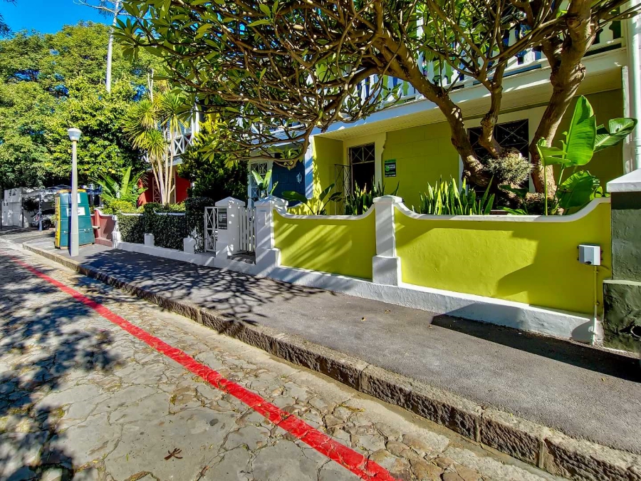 2 Bedroom Property for Sale in Green Point Western Cape